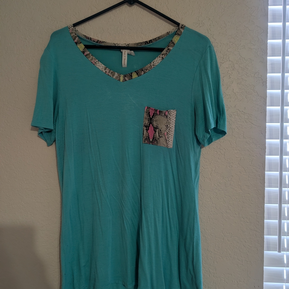 Stylish Teal Short Sleeve Top with Snakeskin Detail